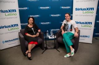 Gloria Estefan feet photo thumbnail