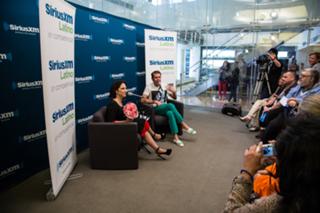 Gloria Estefan feet photo thumbnail