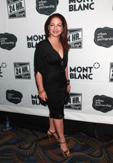 Gloria Estefan feet photo thumbnail