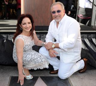 Gloria Estefan feet photo thumbnail