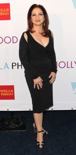 Gloria Estefan feet photo thumbnail