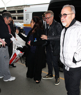 Gloria Estefan feet photo thumbnail