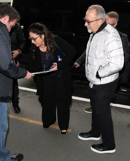 Gloria Estefan feet photo thumbnail