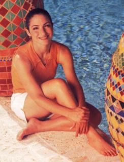 Gloria Estefan feet photo thumbnail