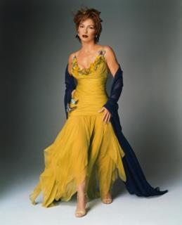 Gloria Estefan feet photo thumbnail