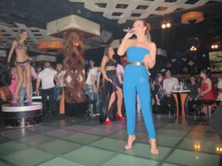 Gloria feet photo 6