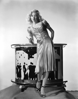 Gloria Grahame feet photo 16