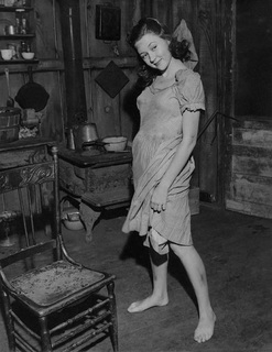 Gloria Grahame feet photo 13