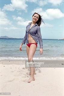 Gloria Guida feet photo 5