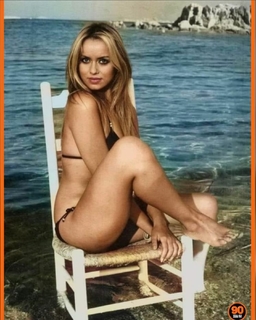 Gloria Guida feet photo 5