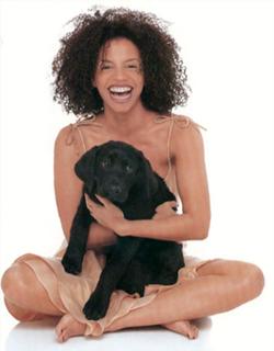 Gloria Reuben feet photo 13