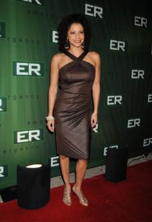 Gloria Reuben feet photo 8