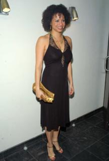 Gloria Reuben feet photo 6