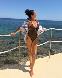 Gloria Reuben feet photo 2