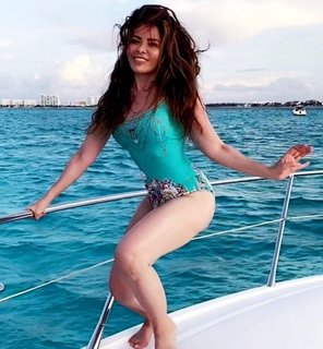 Gloria Trevi feet photo thumbnail