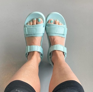 Glynis Barber feet photo 4