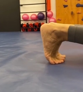 Glória Pires feet photo 1