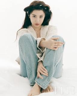 Go Youn-jung feet photo thumbnail