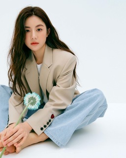 Go Youn-jung feet photo thumbnail