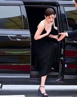 Go Youn-jung feet photo thumbnail