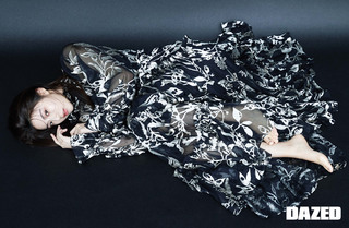 Go Youn-jung feet photo thumbnail