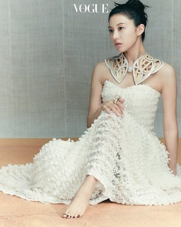 Go Youn-jung feet photo thumbnail