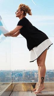 Goca Trzan feet photo thumbnail