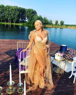 Goca Trzan feet photo thumbnail