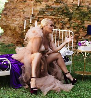 Goca Trzan feet photo thumbnail