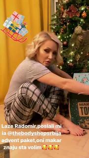 Goca Trzan feet photo thumbnail