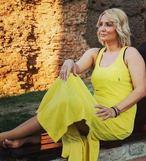 Goca Trzan feet photo thumbnail