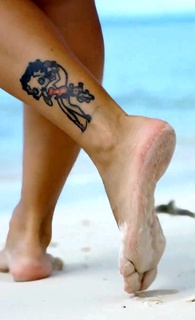 Goca Trzan feet photo thumbnail