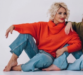 Goca Trzan feet photo thumbnail