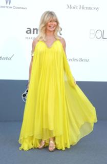 Goldie Hawn feet photo thumbnail