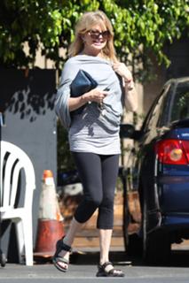Goldie Hawn feet photo thumbnail