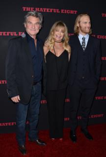 Goldie Hawn feet photo thumbnail