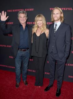 Goldie Hawn feet photo thumbnail