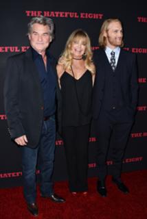Goldie Hawn feet photo thumbnail
