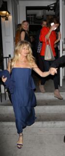 Goldie Hawn feet photo thumbnail