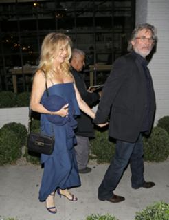 Goldie Hawn feet photo thumbnail