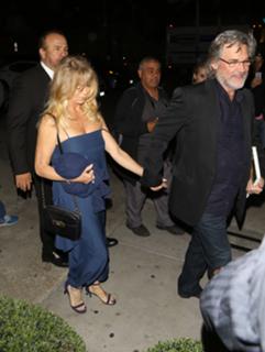Goldie Hawn feet photo thumbnail