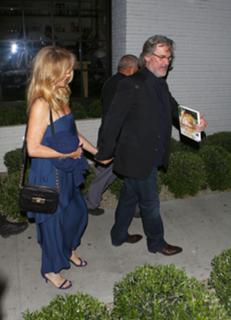 Goldie Hawn feet photo thumbnail