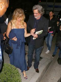 Goldie Hawn feet photo thumbnail