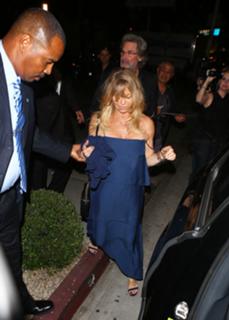Goldie Hawn feet photo thumbnail