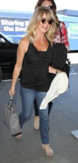 Goldie Hawn feet photo thumbnail