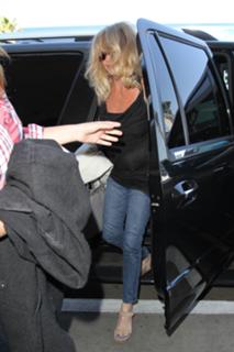 Goldie Hawn feet photo thumbnail