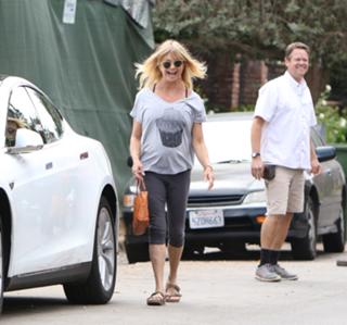 Goldie Hawn feet photo thumbnail