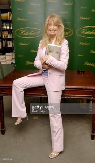 Goldie Hawn feet photo thumbnail