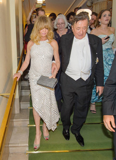 Goldie Hawn feet photo thumbnail