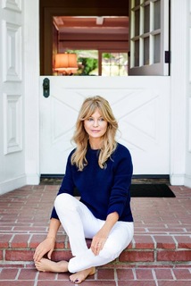 Goldie Hawn feet photo thumbnail